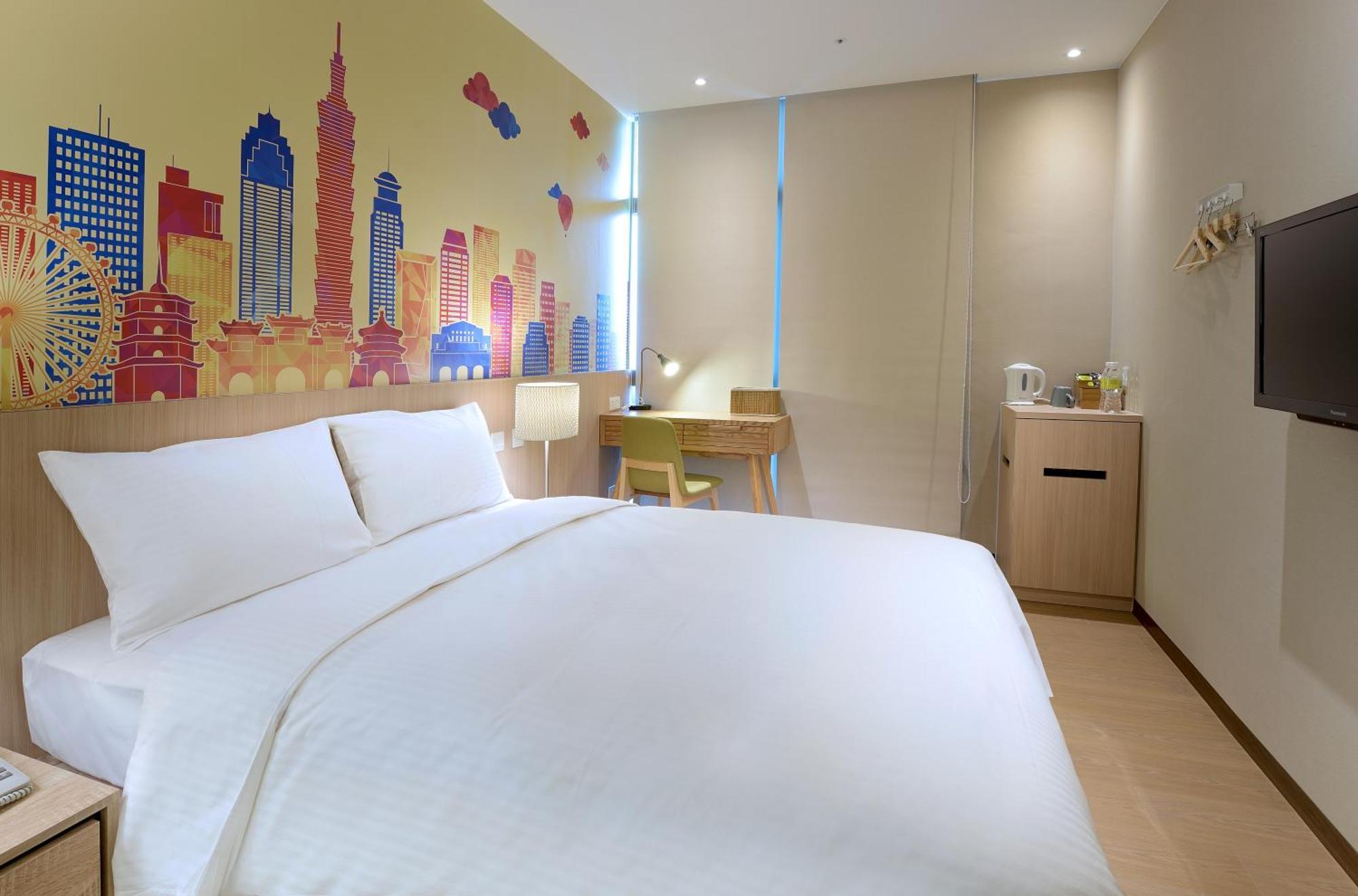 Park City Inn & Hostel Йонгхе Екстериор снимка